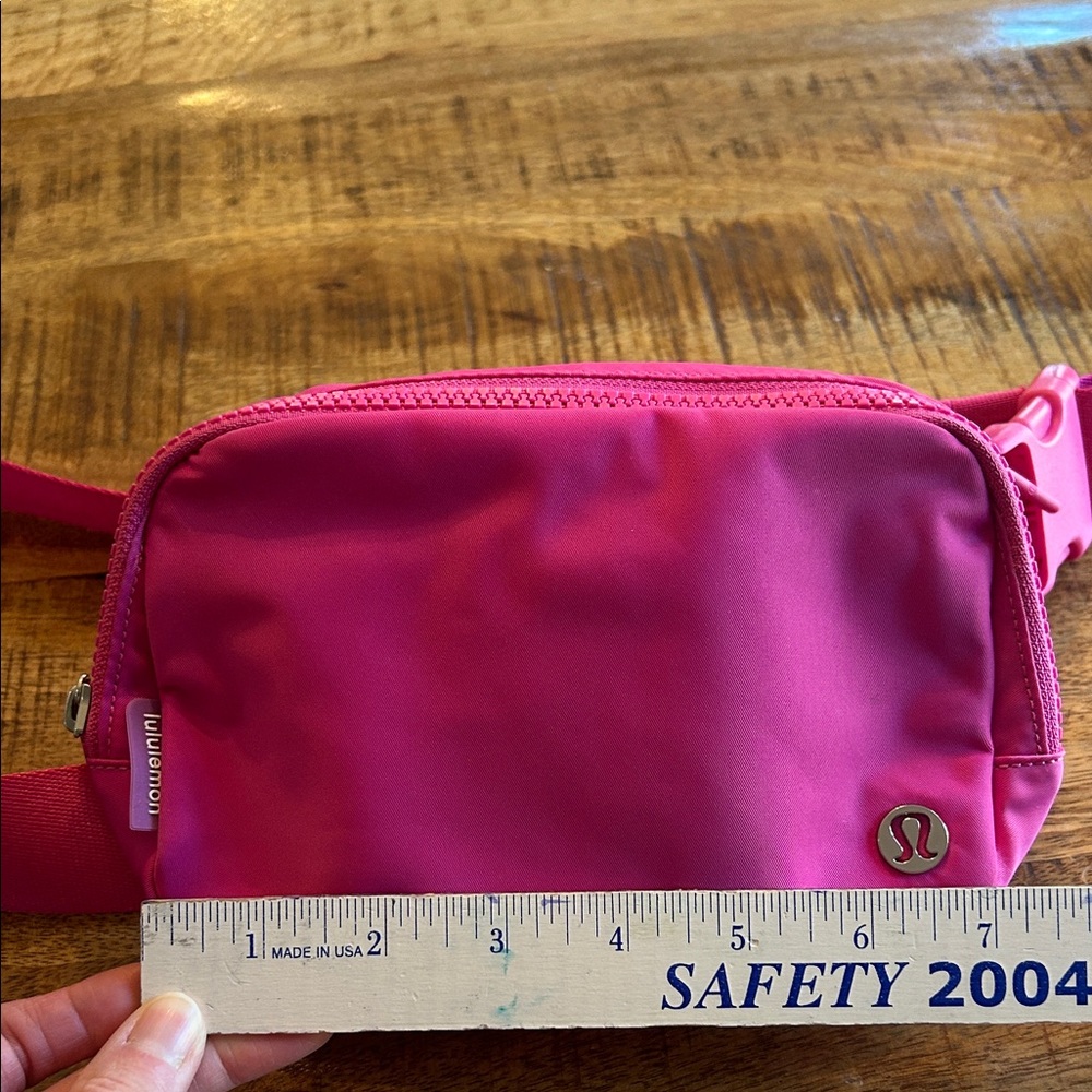 lululemon athletica Sonic Pink Crossbody Bag - Picture 11 of 12